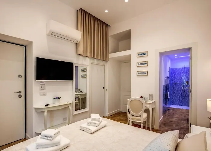 Bed & Breakfast Square 4*