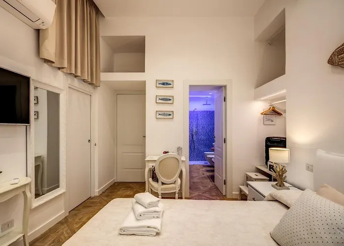 Square Bed & Breakfast