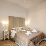 Square 4* Sorrento