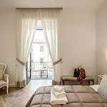 Bed and Breakfast Square