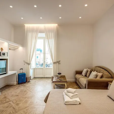 Square Oda ve Kahvaltı 4*