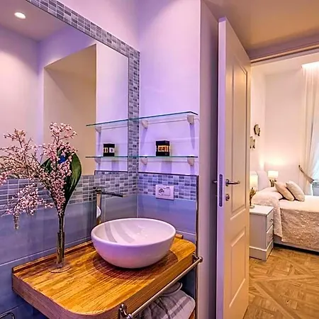 Square Bed and Breakfast 4*