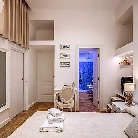 Square Bed and Breakfast