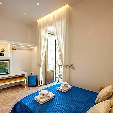 Square Bed and Breakfast 4*