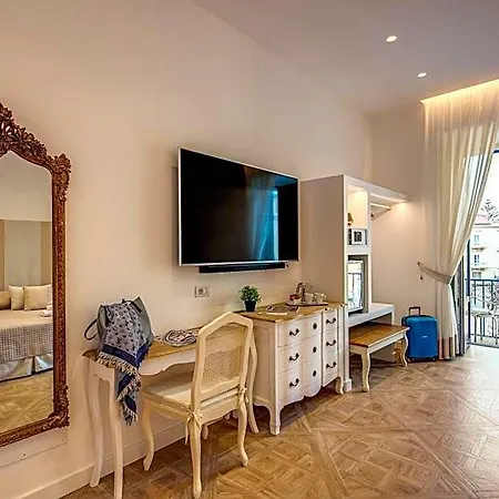 Square 4* Сорренто