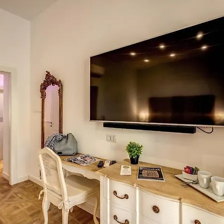 Square Bed and breakfast 4*